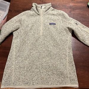 Patagonia Women’s Better Sweater in Pelican.